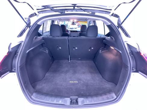 Used 2021 Nissan Kicks SV FWD image 41