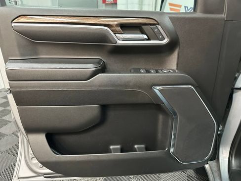 Used 2023 Chevrolet Silverado 1500 LT AWD/4WD image 17