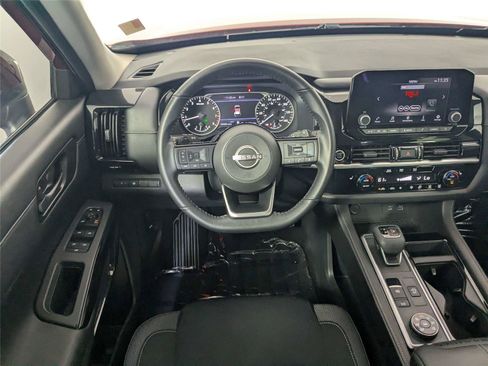 Used 2023 Nissan Pathfinder SV AWD/4WD image 41