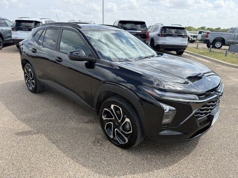 Used 2025 Chevrolet Trax RS FWD image 38