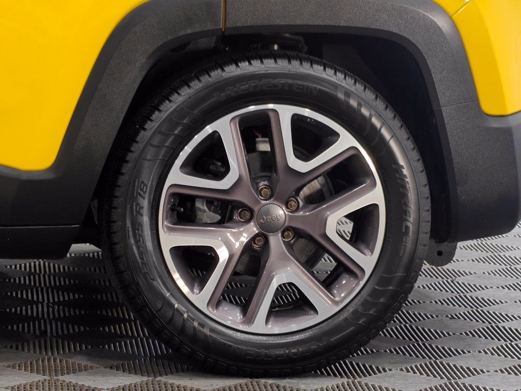 Used 2016 Jeep Renegade Latitude FWD image 37