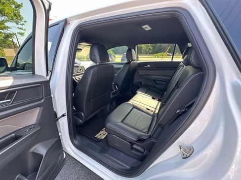 Used 2023 Volkswagen Atlas Cross Sport SE FWD image 18