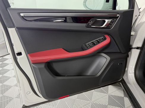 Certified 2026 Porsche Macan S AWD/4WD image 14