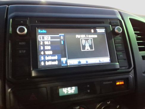 Used 2014 Toyota Tacoma 4x4 Access Cab image 26