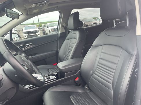 Used 2025 Kia Sportage SX FWD image 10