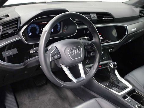 Used 2024 Audi Q3 2.0T Premium w/ Convenience Package image 4