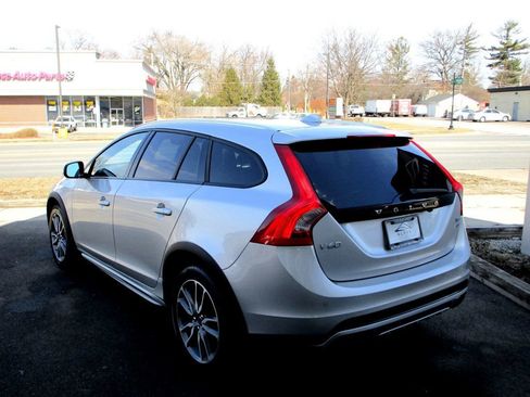 Used 2015 Volvo V60 T5 Cross Country w/ Convenience Package image 10