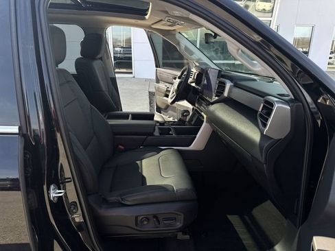 Used 2024 Toyota Tundra Limited AWD/4WD image 29