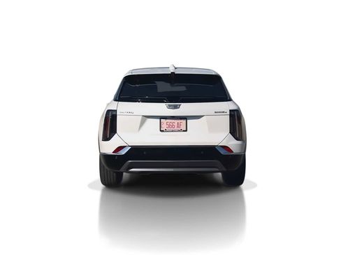 New 2025 Cadillac Optiq Luxury 1 image 7