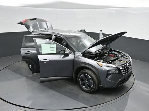 Used 2025 Nissan Rogue SV FWD image 50