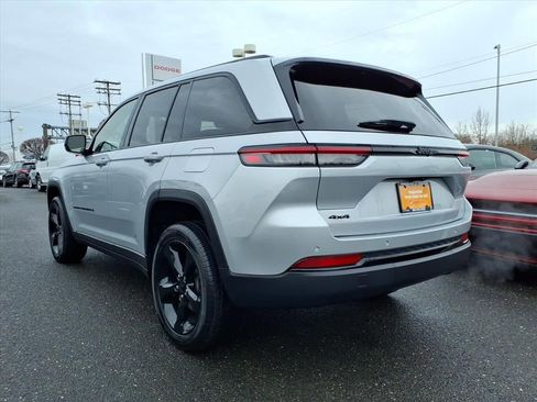 Used 2023 Jeep Grand Cherokee Altitude image 22