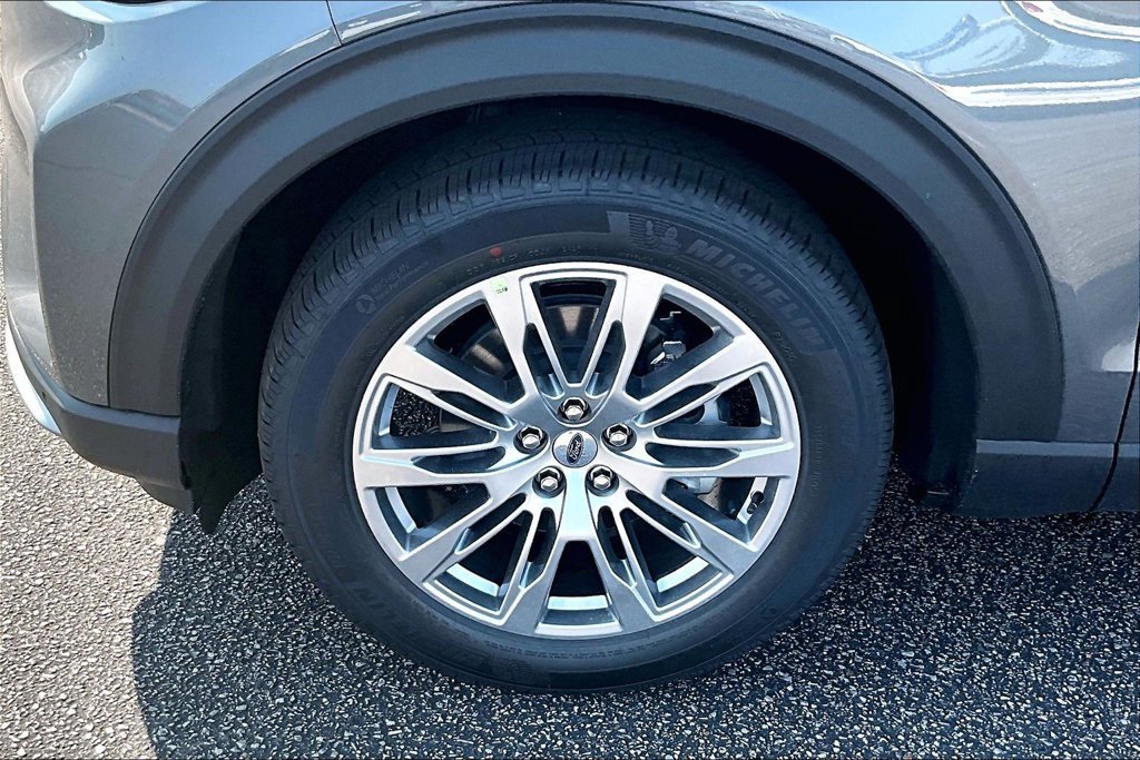 New 2026 Ford Explorer Platinum RWD image 12
