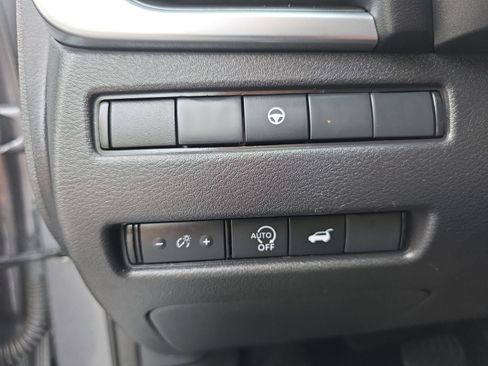Used 2025 Nissan Rogue SV AWD/4WD image 26