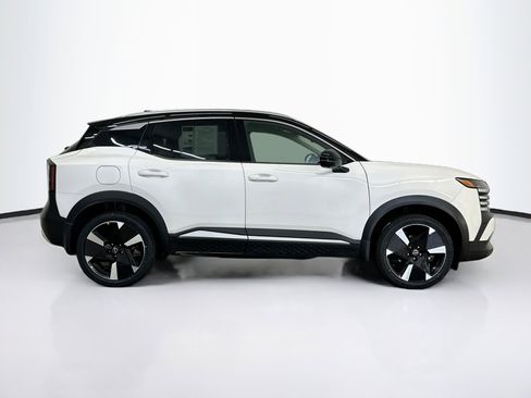 Used 2025 Nissan Kicks SR AWD/4WD image 10