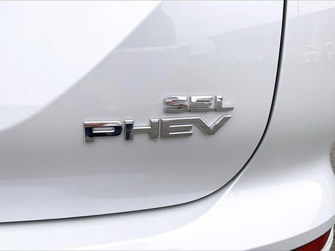 New 2025 Mitsubishi Outlander SEL image 12