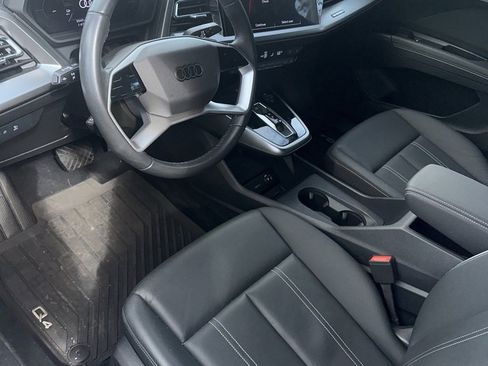 Certified 2024 Audi Q4 e-tron Prestige image 2