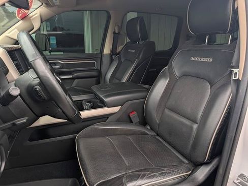 Used 2019 RAM 1500 Laramie AWD/4WD image 10