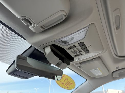 Used 2023 Toyota RAV4 Limited image 29