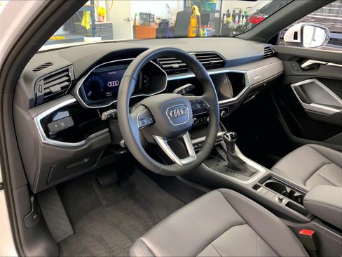 Certified 2025 Audi Q3 2.0T Premium w/ Convenience Package AWD/4WD image 13