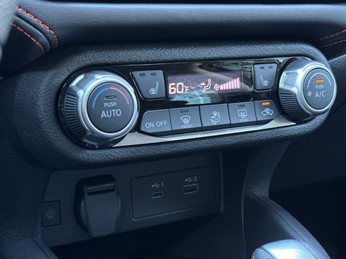 New 2025 Nissan Versa SR w/ Trunk Package image 16