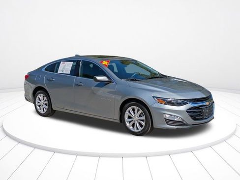 Used 2024 Chevrolet Malibu LT image 2