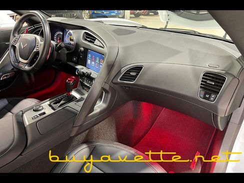Used 2015 Chevrolet Corvette Z06 w/ Z07 Performance Package image 14