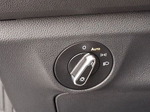 Used 2024 Volkswagen Jetta SE image 30