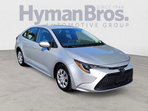 Used 2021 Toyota Corolla LE image 1