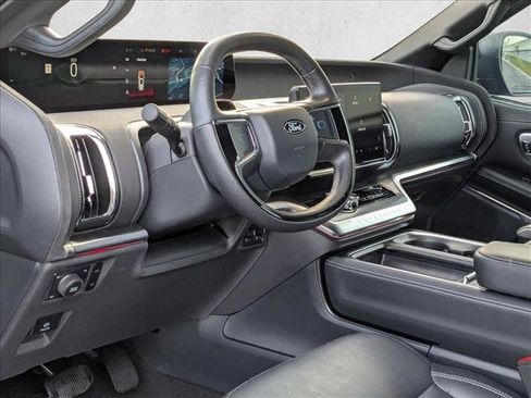 Used 2025 Ford Expedition Platinum w/ Stealth Performance Package image 10