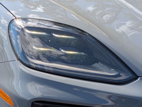 Used 2026 Porsche Cayenne S AWD/4WD image 28