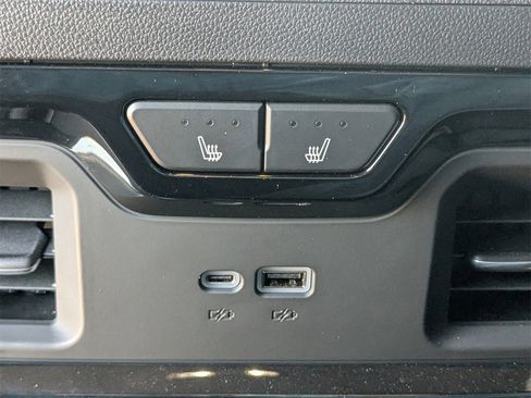 Used 2025 GMC Sierra 1500 AT4X image 15