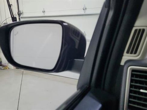 Used 2024 Nissan Frontier SV w/ Technology Package image 15