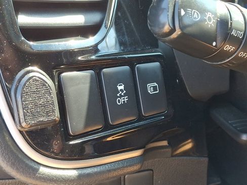 Used 2020 Mitsubishi Outlander ES AWD/4WD image 26