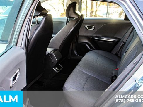 Used 2025 Kia K4 LXS image 18