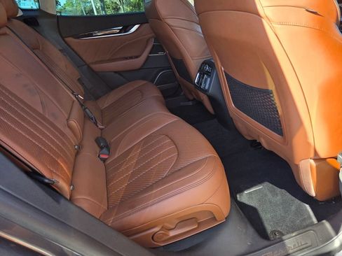 Used 2022 Maserati Levante Modena image 15