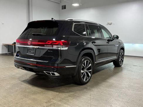Used 2024 Volkswagen Atlas SEL Premium R-Line image 4