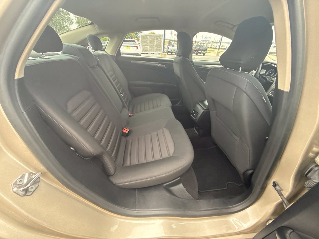 Used 2019 Ford Fusion SE FWD image 29