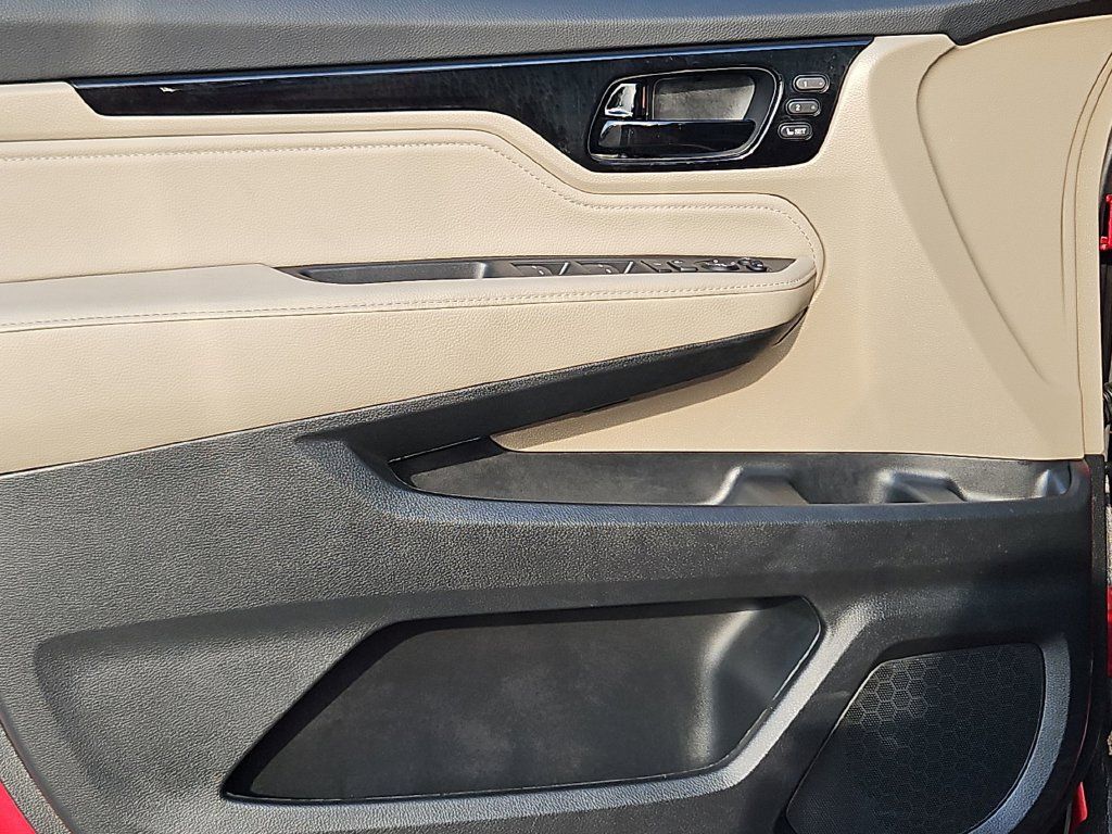 Used 2023 Honda Odyssey Elite image 11