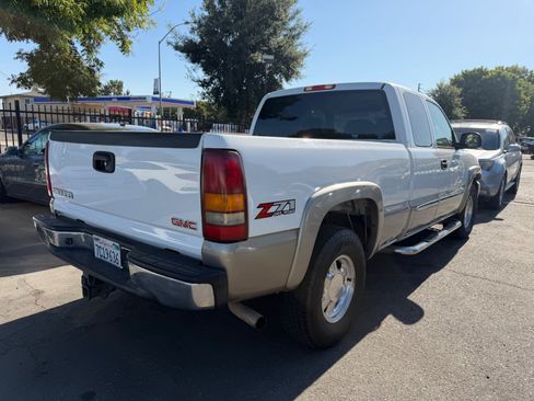 Used 2003 GMC Sierra 1500 SLT w/ SLT Preferred Equipment Group AWD/4WD image 6