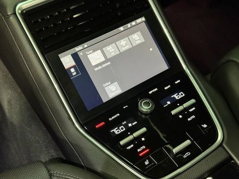Used 2023 Porsche Panamera 4 Platinum Edition AWD/4WD image 65
