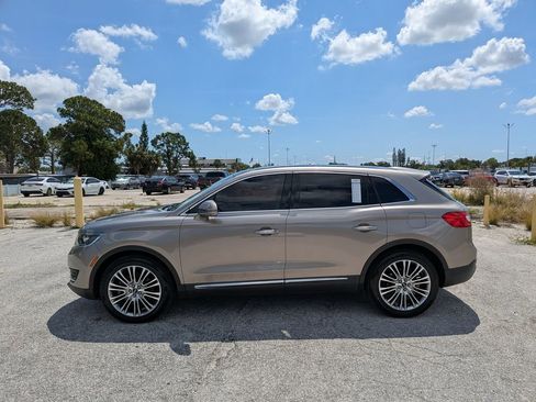 Used 2018 Lincoln MKX Reserve w/ Cargo Utility Package FWD image 5