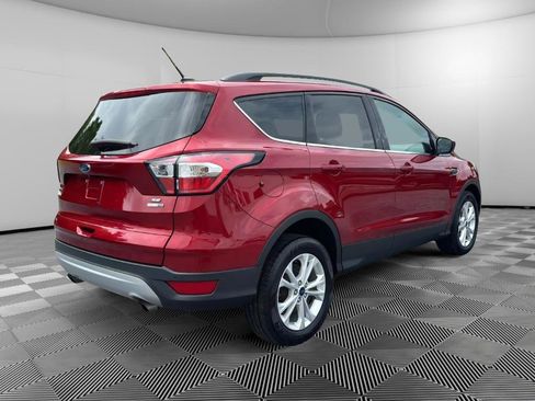 Used 2017 Ford Escape SE w/ Equipment Group 201A AWD/4WD image 4