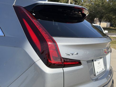 Certified 2023 Cadillac XT4 Premium Luxury image 9