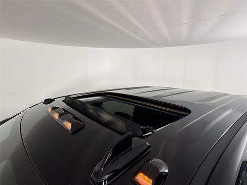 Used 2025 Chevrolet Silverado 2500 LTZ w/ LTZ Convenience Package image 15