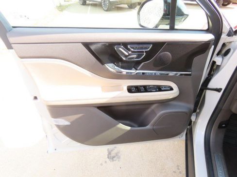 Certified 2024 Lincoln Corsair FWD image 20