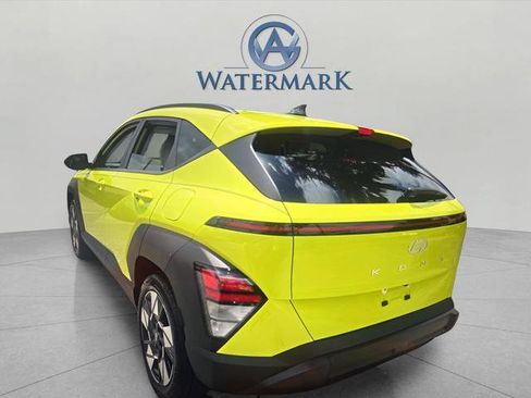 Used 2024 Hyundai Kona SEL w/ Convenience Package FWD image 2