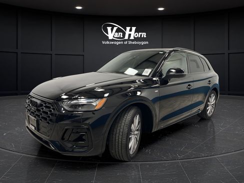 Used 2024 Audi Q5 e Prestige w/ Prestige Package AWD/4WD image 3