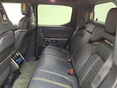 Used 2022 Rivian R1T Adventure AWD/4WD image 19
