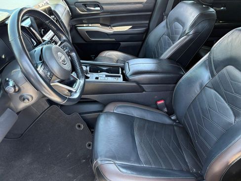 Used 2022 Nissan Pathfinder Platinum w/ Cargo Package FWD image 14