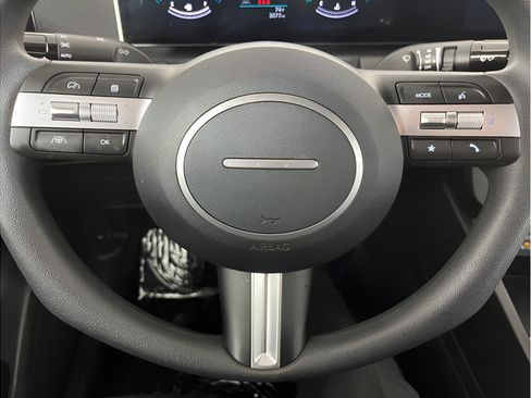Used 2025 Hyundai Santa Cruz SE AWD/4WD image 20